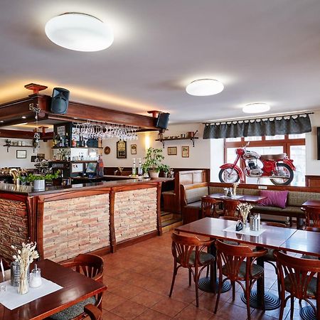 Hotel Zlatá Hvězda Vimperk Esterno foto